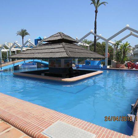 Benal Beach Apartments Малага Экстерьер фото